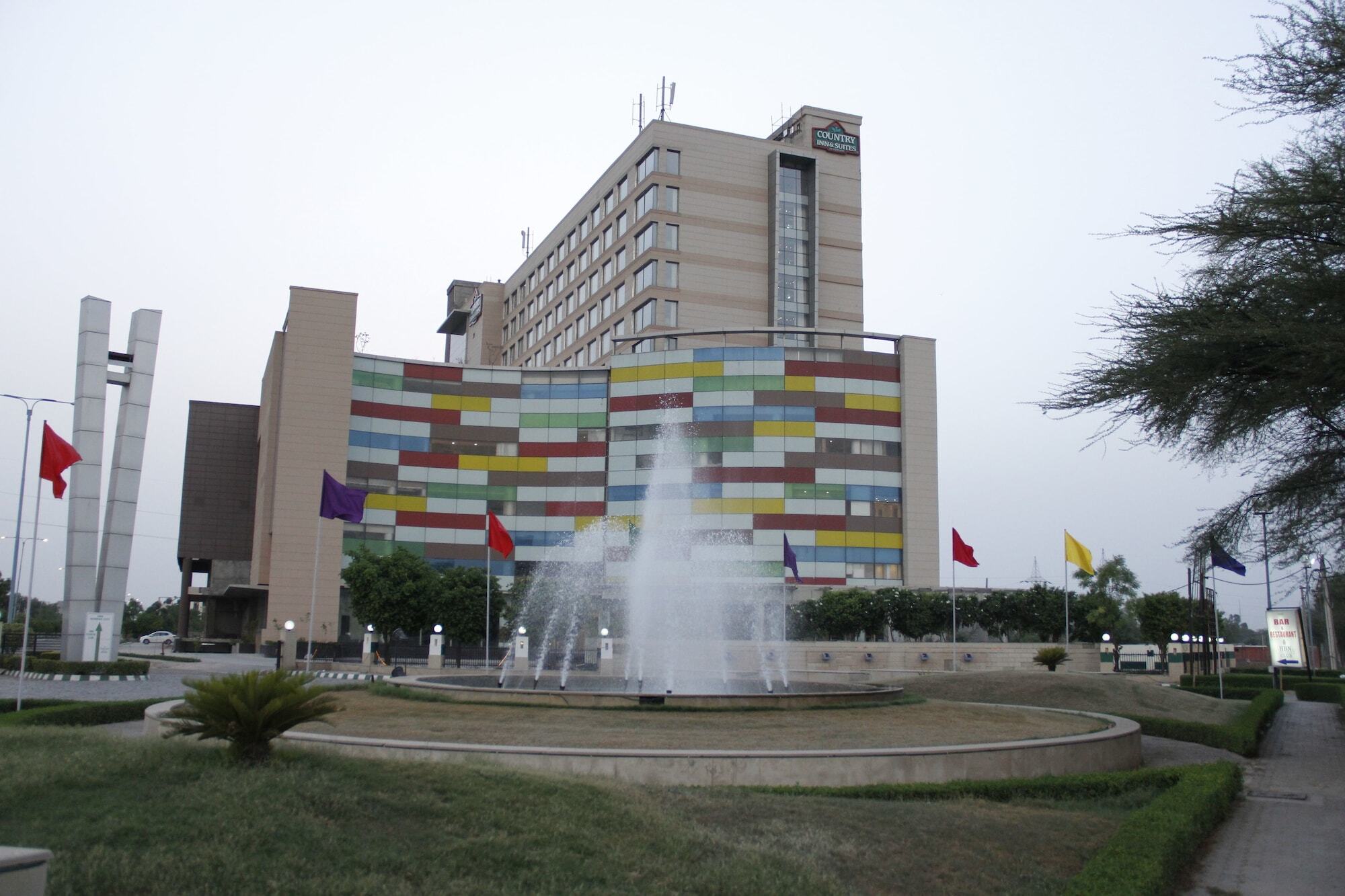 Country Inn & Suites By Radisson, Bathinda Exterior foto